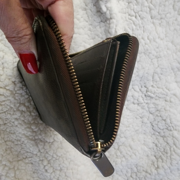 Louis Vuitton wallet - Picture 2 of 12